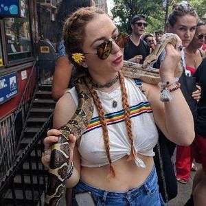 Meet your Posher, Sam